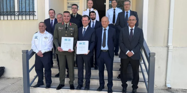 Israel y Grecia firman acuerdo por sistemas PULS de 2.300 millones de NIS