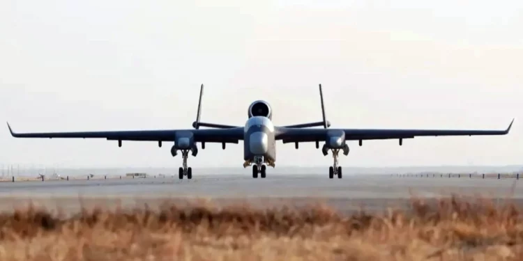 China lanza el Jiutian: dron nodriza que despliega enjambres