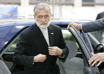 Ataque aéreo hiere de gravedad a Kamal Kharazi: exministro de Exteriores de Irán