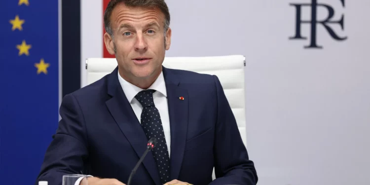 Macron hablará con Teherán sobre reapertura del estrecho de Ormuz