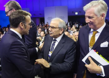 Macron se reunirá con el primer ministro del Líbano en París el martes