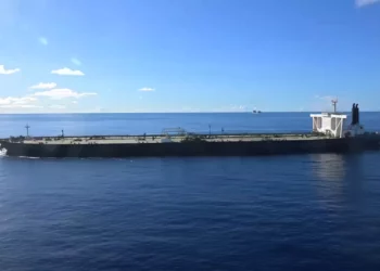 El ejército estadounidense incauta otro petrolero vinculado a Irán en el océano Índico
