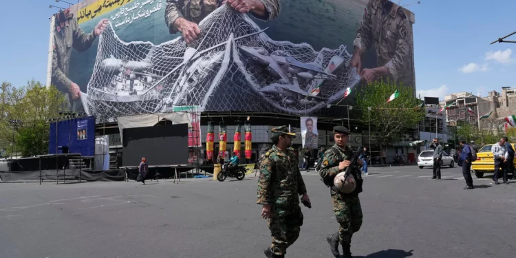 Irán y EE. UU. reciben un plan para establecer un alto el fuego inmediato