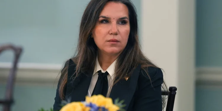 La embajadora libanesa reclama alto el fuego en reunión histórica con Israel