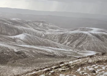El granizo cubre las colinas del sur de Israel