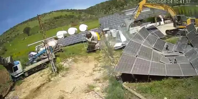 Investigan destrucción de paneles solares atribuida a Israel en el Líbano