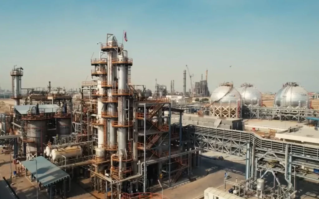 Las FDI confirman el bombardeo de instalaciones petroquímicas iraníes