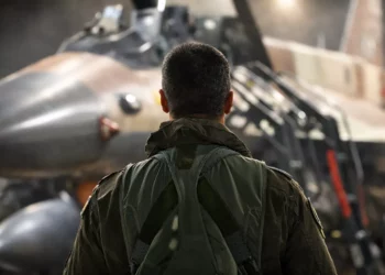 Surcando las montañas nevadas de Irán bajo fuego antiaéreo