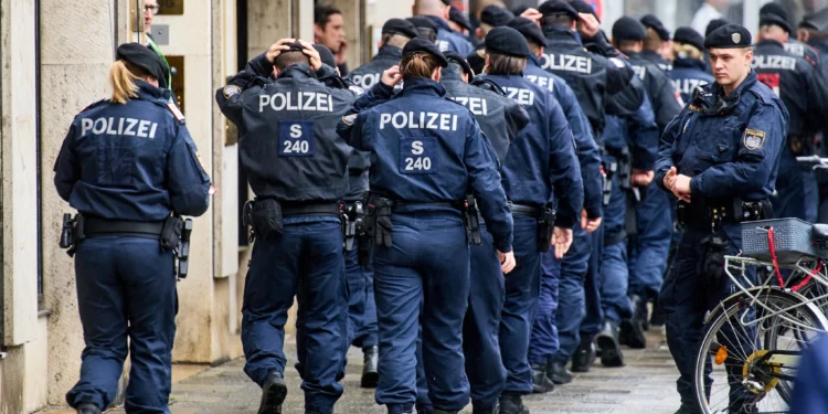 Alemania despliega 1.000 agentes en redadas contra una red siria de tráfico de personas