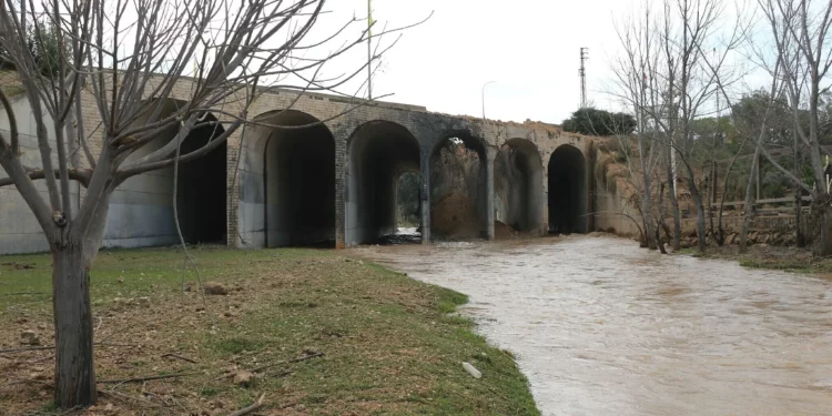 El Líbano cierra el último puente sobre el río Litani tras la amenaza israelí
