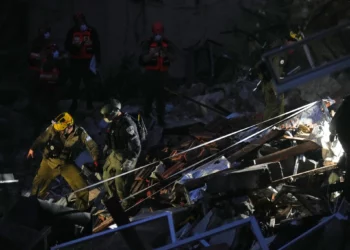 Buscan a cuatro desaparecidos tras impacto de misil iraní en Haifa