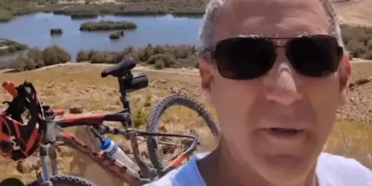 Muere oficial de reserva israelí en accidente de paracaidismo en el cráter de Ramon