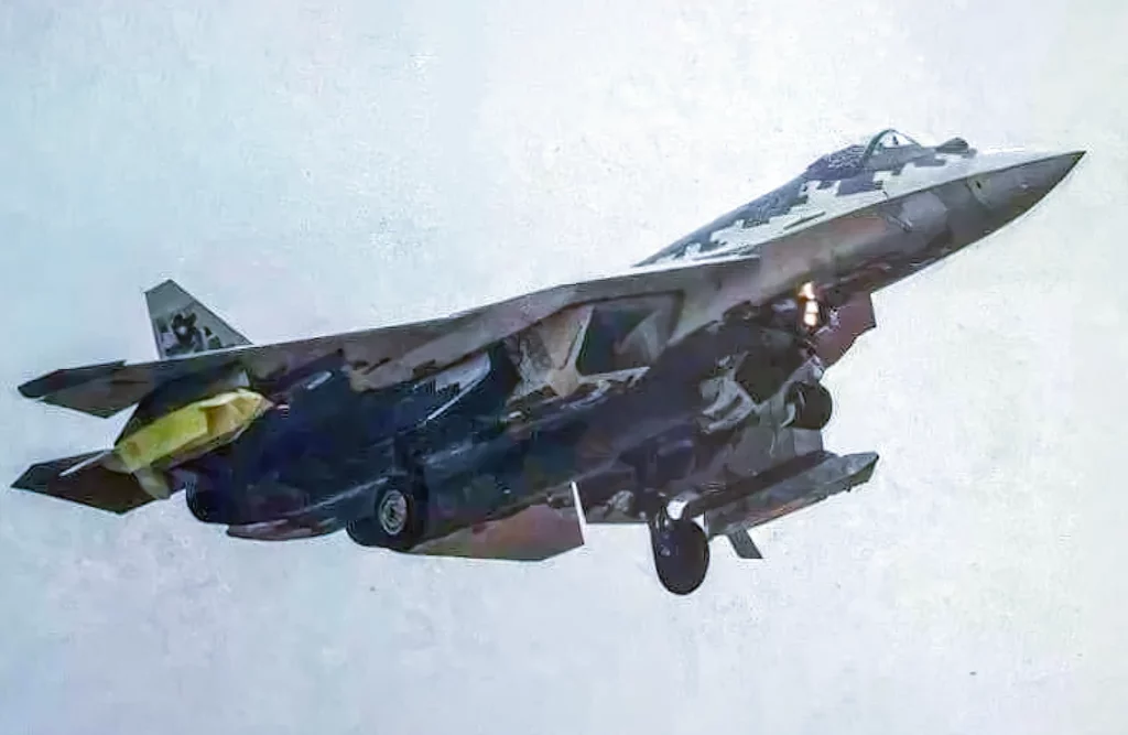 Rusia integra el misil de crucero S-71K en el caza Su-57