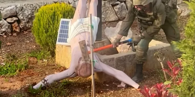 FDI investiga: soldado destroza estatua de Jesús en el Líbano