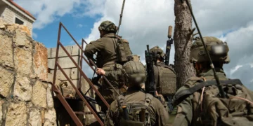 Tres miembros de Hezbolá se rinden a las FDI en el sur del Líbano