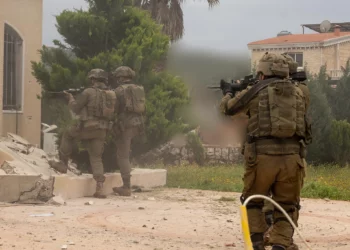 Las FDI y Hezbolá combaten en medio del diálogo Israel-Líbano en Washington