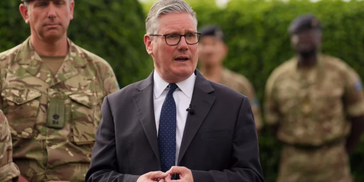 Starmer exige a Trump abandonar el bloqueo del estrecho de Ormuz