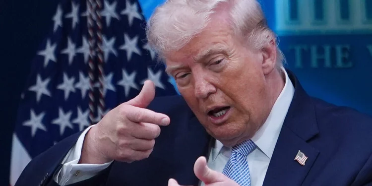 Trump amenaza con reanudar la guerra si Irán no cumple con el “acuerdo real”