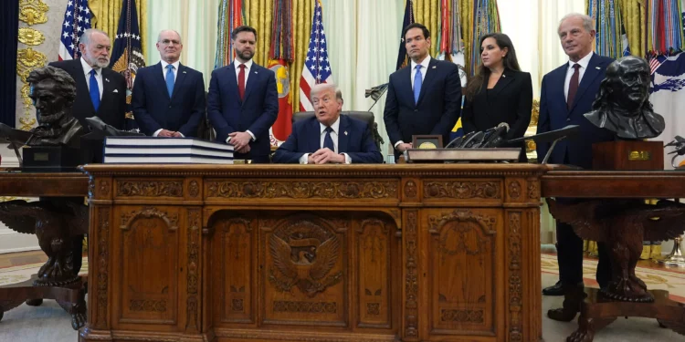 Trump: Netanyahu y el presidente libanés se reunirán en Washington