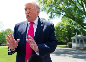Trump desmiente informe sobre canje de dinero por uranio iraní