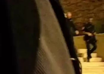Vídeo del arresto de un sospechoso por agredir a una monja