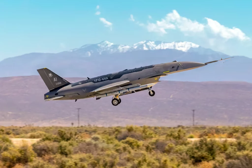 La Fuerza Aérea de EE. UU. prueba el dron de combate YFQ-44A