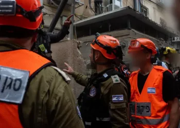 Niña de 11 años herida por misil iraní lucha por su vida