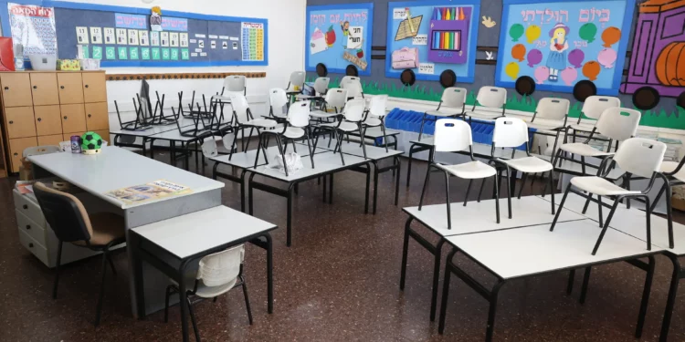 Netanyahu aprueba reapertura parcial de escuelas desde el domingo