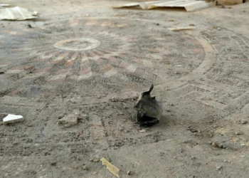 Cohete de Hezbolá daña estructura sobre mosaico bizantino en Nahariya