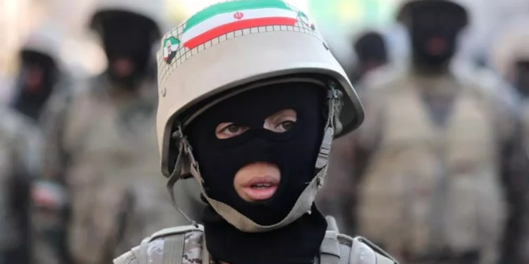 Amnistía acusa a Irán de reclutar niños de hasta 12 años para el Basij