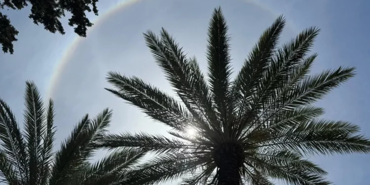 Un halo solar sobre Israel atrae la atención de la población