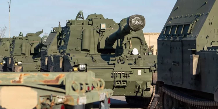 BAE Systems recibe contrato de $535 M para artillería sobre orugas