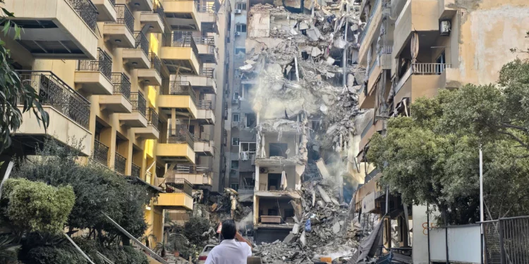 Israel ataca Beirut para eliminar a Ali al-Hassani: responsable de misiles de Hezbolá