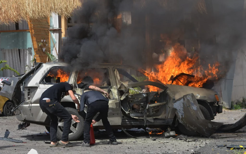 Ocho muertos en bombardeos israelíes contra autos cerca de Beirut