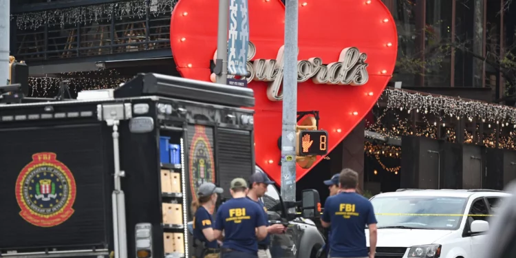 FBI: Tirador en un bar de Austin actuó por su apoyo a Irán