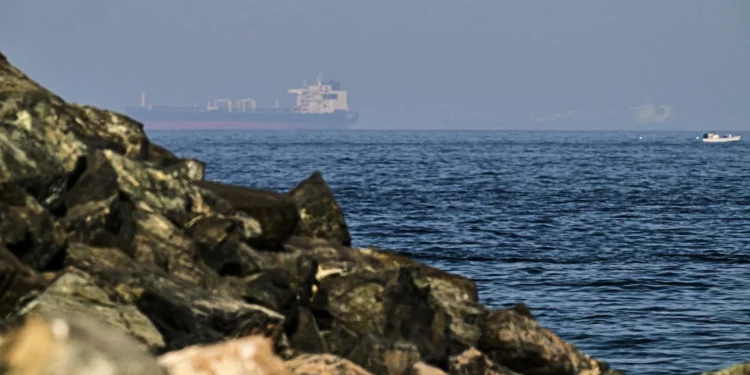 Trump anuncia una operación de EE. UU. para sacar barcos del estrecho de Ormuz