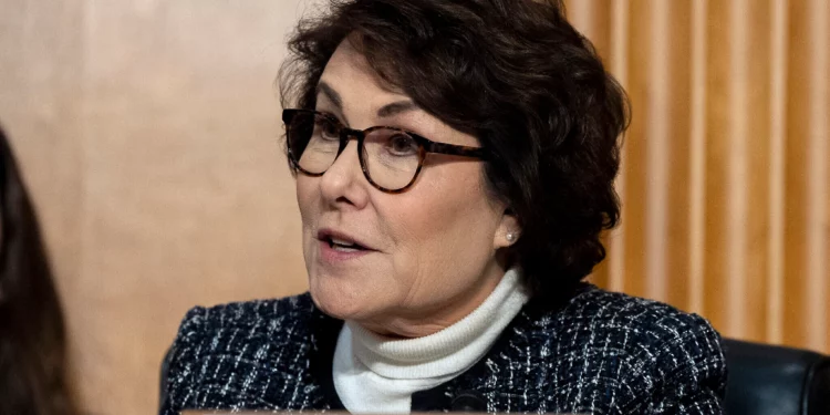 ARCHIVO - La senadora estadounidense Jacky Rosen, demócrata de Nevada, habla en el Capitolio en Washington, el 15 de enero de 2025. (Foto AP/Alex Brandon, archivo)