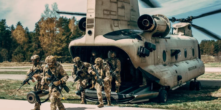 La OTAN prueba inserción rápida de tropas con CH-47 Chinook cerca de Rusia