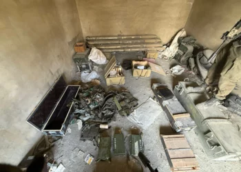 Las FDI irrumpen en una base de cohetes de Hezbolá en el Líbano