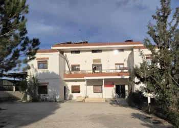 Israel reconoce haber dañado un convento católico en el sur del Líbano