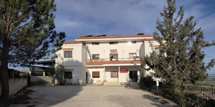 Israel reconoce haber dañado un convento católico en el sur del Líbano