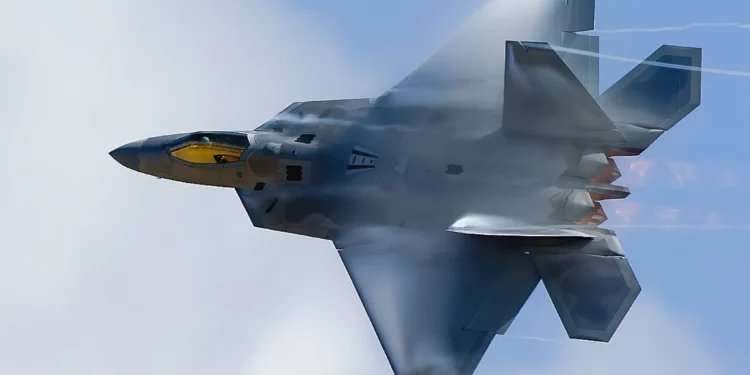 Así alcanza el F-22 Raptor su velocidad máxima de Mach 2