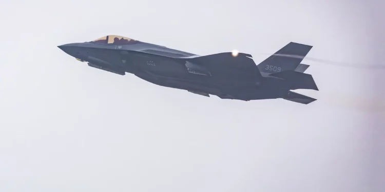 Los tres primeros cazas F-35A (números de serie 3509, 3510 y 3511) destinados a la Fuerza Aérea Polaca se entregarán hoy en la base aérea de Łask.