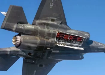 F-35B británico vuela con el misil de crucero en miniatura SPEAR de MBDA