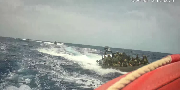 Comandos navales israelíes interceptan embarcaciones de la Flotilla Global Sumud frente a las costas de Chipre el 18 de mayo de 2026. (Flotilla Global Sumud)