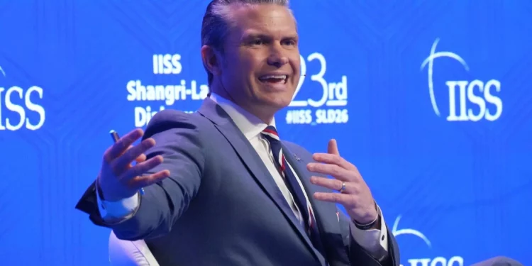 Hegseth advierte a aliados europeos sobre el gasto en defensa de la OTAN