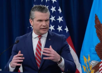 Hegseth dice que la tregua con Irán sigue vigente
