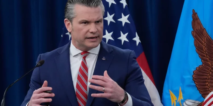 Hegseth dice que la tregua con Irán sigue vigente