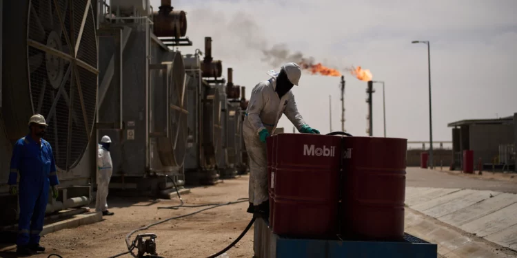 Irak busca préstamo del FMI y Banco Mundial por crisis petrolera