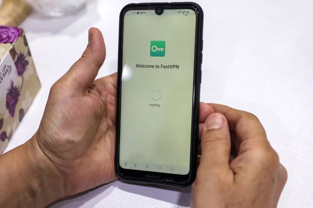 El presidente de Irán ordena restablecer el acceso a Internet